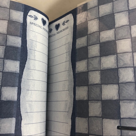 Havoc Photo Album 9 x 9 holds 200 4 x 6 photos - Picture 5 of 6